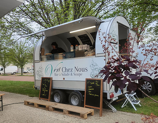 1720446068Food-truck-vert-chez-nous